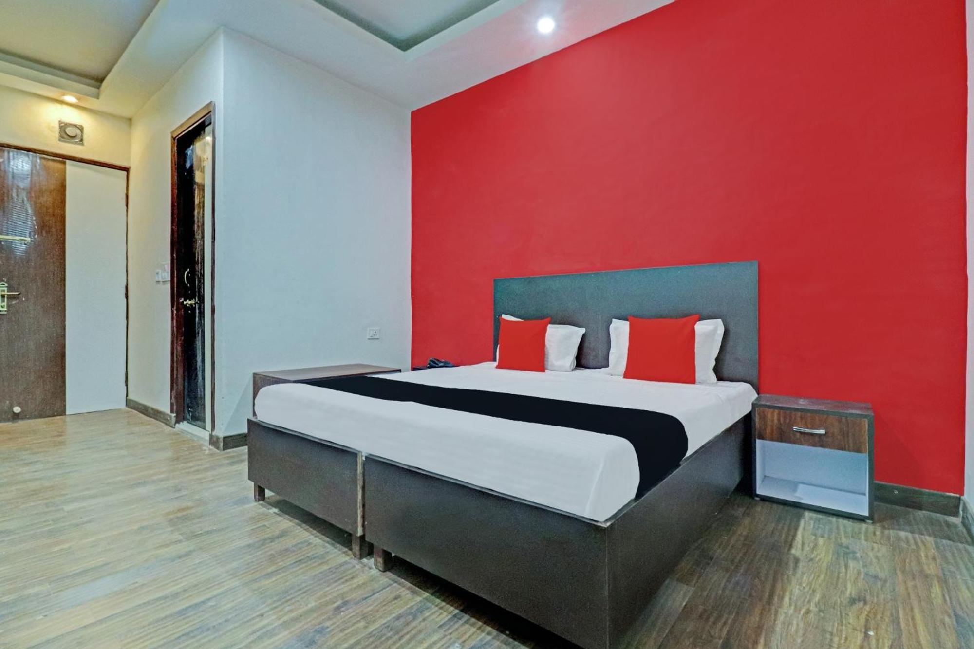 Capital O Kanha Resort Sikandra Rao Buitenkant foto