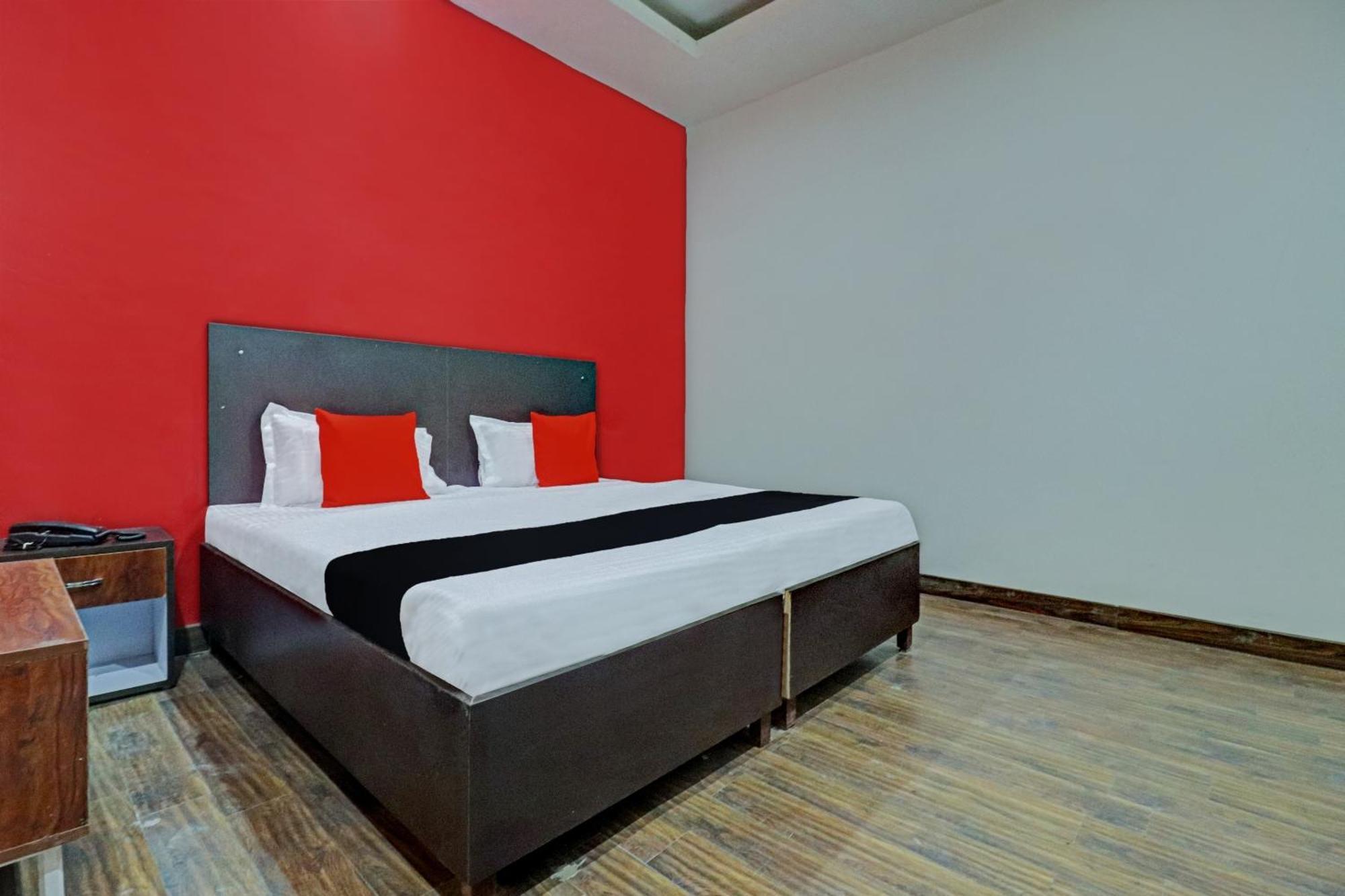 Capital O Kanha Resort Sikandra Rao Buitenkant foto