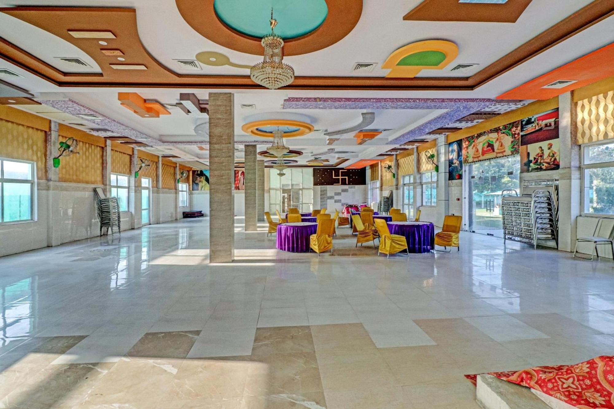 Capital O Kanha Resort Sikandra Rao Buitenkant foto